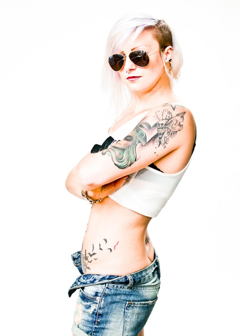 Portraitfotos Frau mit Tattoos