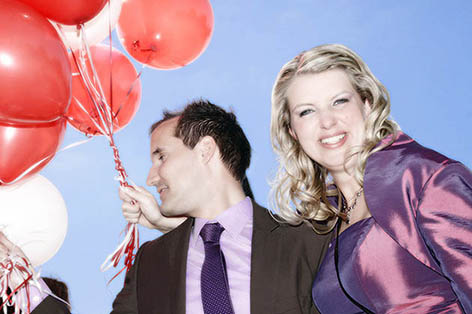Hochzeitsfoto Paar mit Luftballons